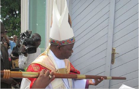 Bp Carlos at Door