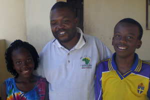 Juliao Mutemba and children